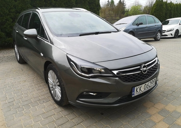 Opel Astra cena 42800 przebieg: 70000, rok produkcji 2018 z Kraków małe 211